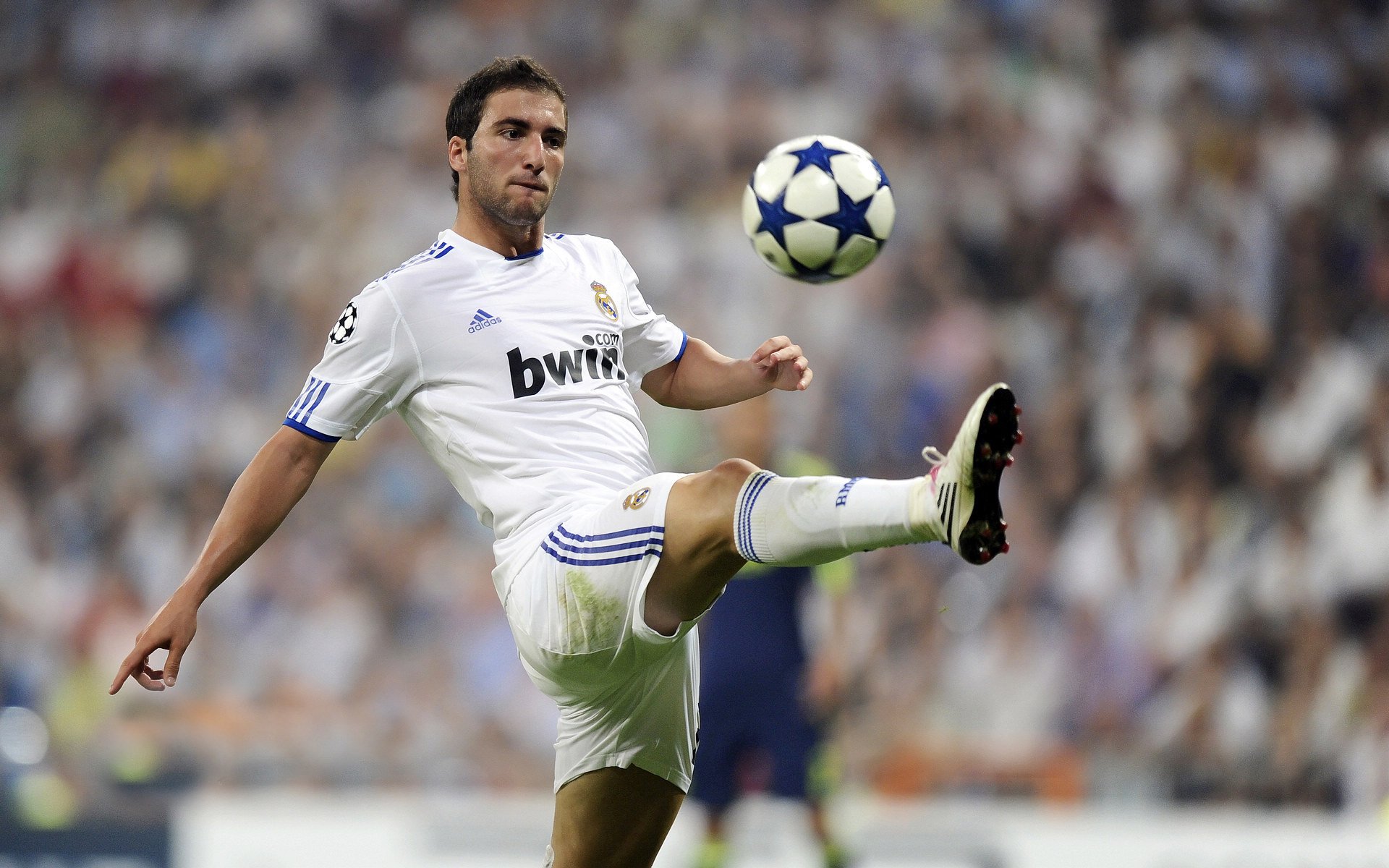 中国足球青少年训练营引入多维技术评估，全国青少年足球培训